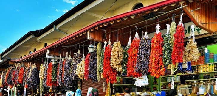 <b>Eczacılar aktarlardan şikayetçi</b> – Tıbbi bitkileri aktarlardan kurtarın